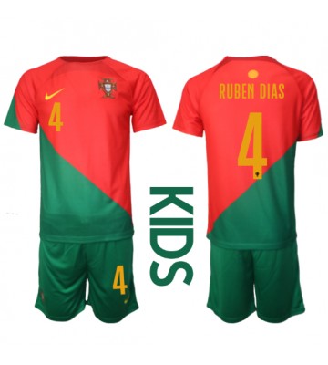 Portugal Ruben Dias #4 Replika Babytøj Hjemmebanesæt Børn VM 2022 Kortærmet (+ Korte bukser)